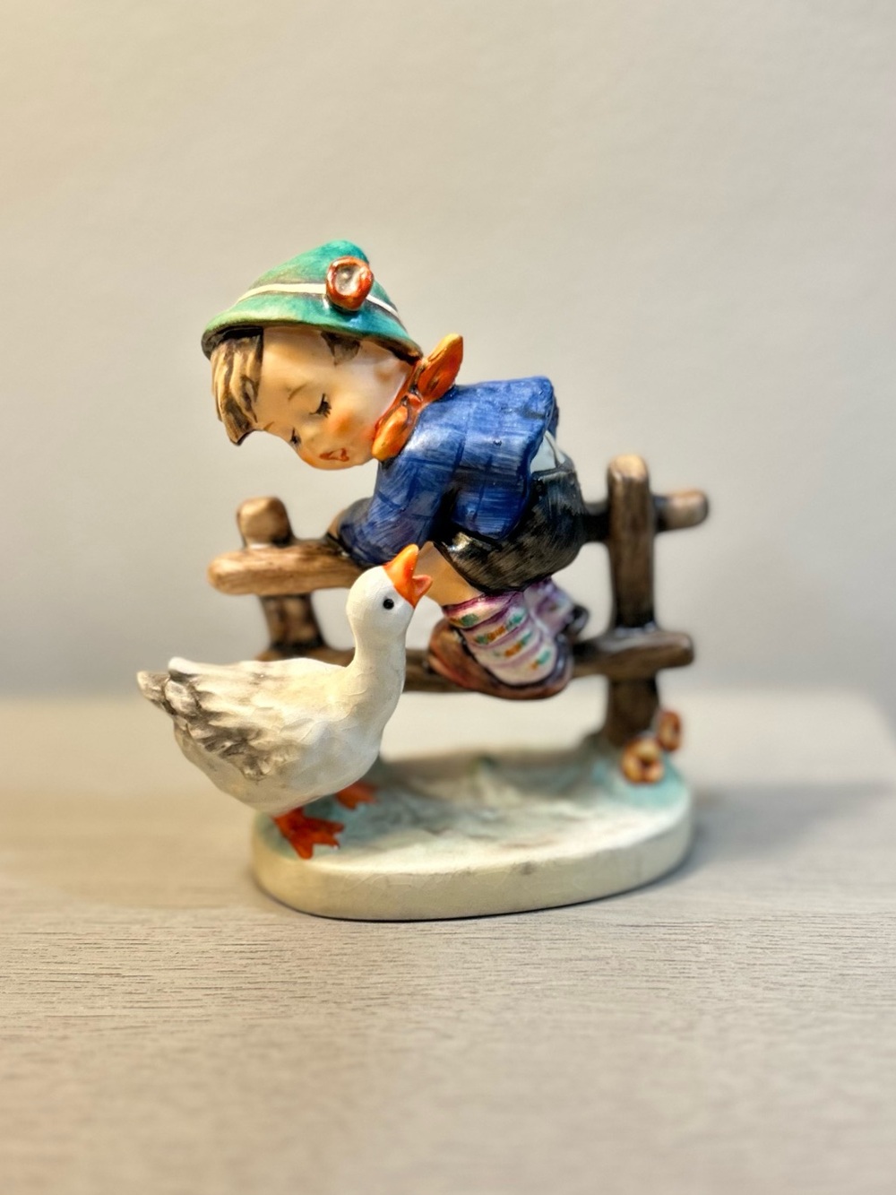 Vintage Hummel Goebel "Barnyard Hero" Figurine - Charming Cottagecore Collection - Picture 9 of 9